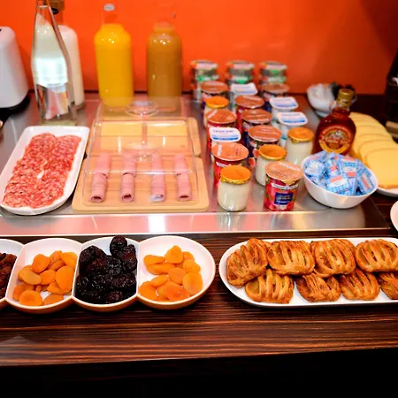 Victoria Perrache Confluence 2*