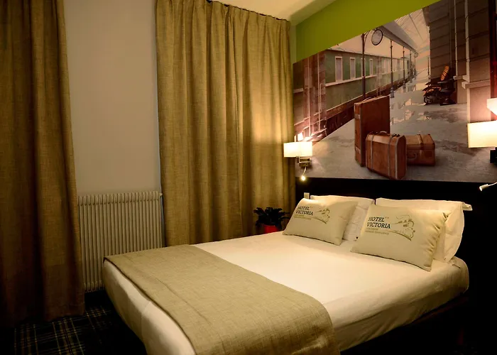 维多利亚里昂佩拉什酒店 2*