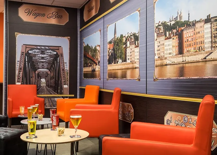 维多利亚里昂佩拉什酒店 酒店