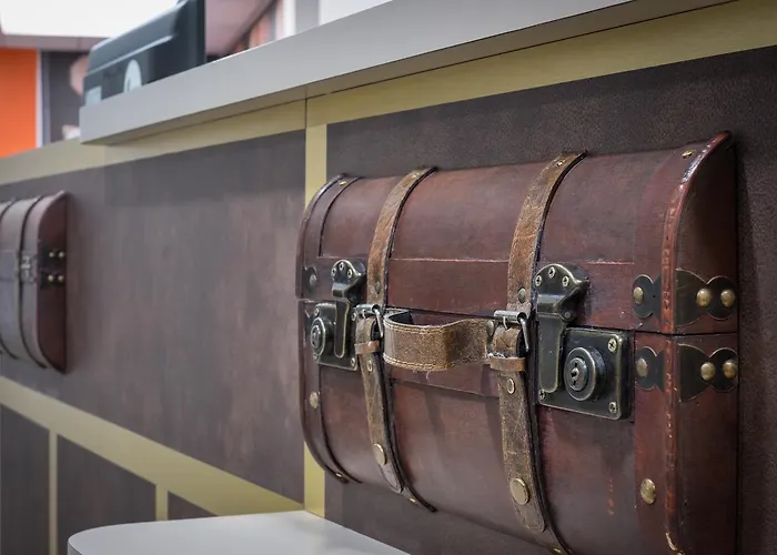 维多利亚里昂佩拉什酒店